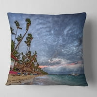 Дизайнарт Дълги палми наведени към плажа - възглавница за хвърляне на морския бряг-16х16
